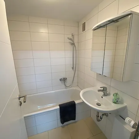 Sunny Mit Balkon - Kueche - Bad