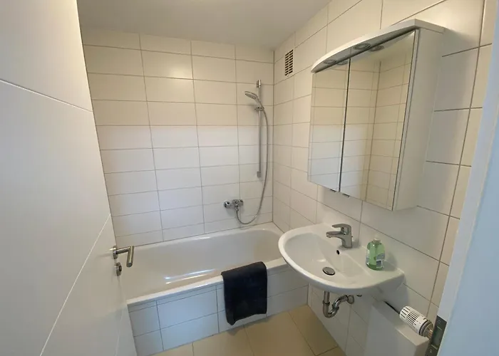 Sunny Mit Balkon - Kueche - Bad